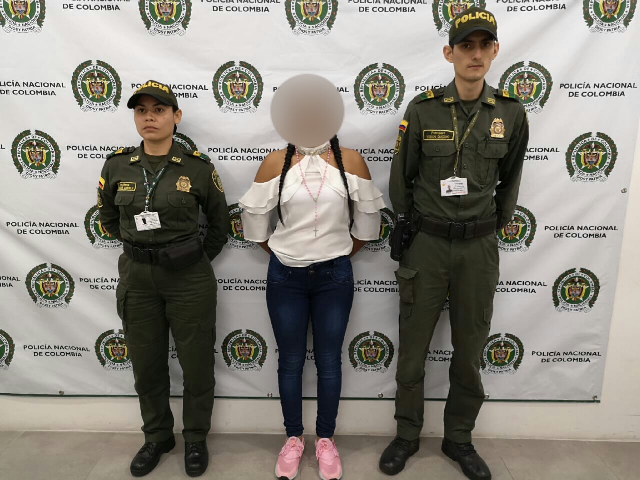 Capturada-modelo-guatemalteca-llevando-sustancias-alcaloides-en-su-organismo Capturada-modelo-guatemalteca-llevando-sustancias-alcaloides-en-su-organismo