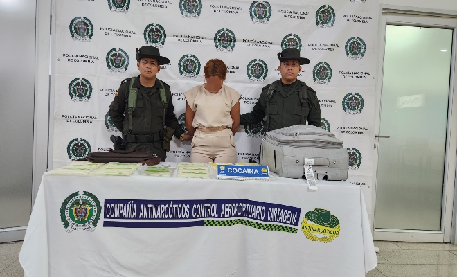 Capturada en el aeropuerto por estupefaciente  Capturada en el aeropuerto por estupefaciente