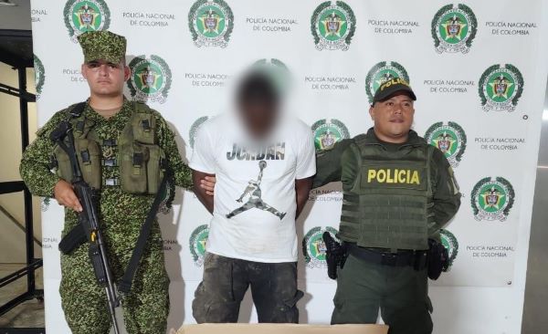 La Policía Nacional captura a un hombre por hurto de vehículo y mercancía avaluada en más  La Policía Nacional captura a un hombre por hurto de vehículo y mercancía avaluada en más