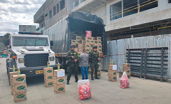 Policía captura a hombre por hurto y recupera mercancía avaluada en 300 millones de pesos Un cargamento que habia sido hurtado en Chachagui Nariño fue recuperado en el Cauca.