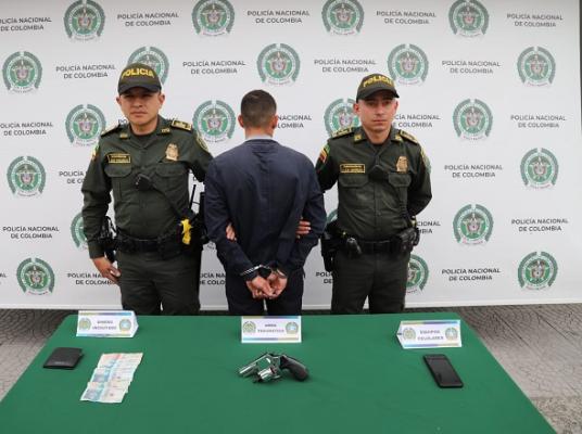 un hombre responderá ante la autoridad por el delito de hurto En una vereda de Manizales capturaron a un ciudadano por hurto