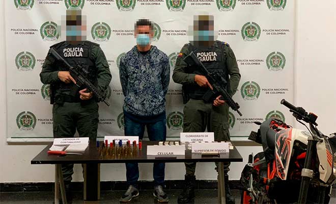 capturado con munión de guerra