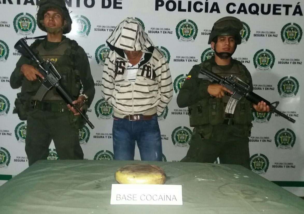 Experiencia en la lucha contra las drogas    capturado-cuando-transportaba-base-de-coca-al-interior-de-un-balde-con-alimento-perecedero