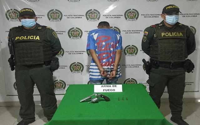 Dos ciudadanos fueron capturados por porte ilegal de armas en hechos aislados  Captura en Armenia