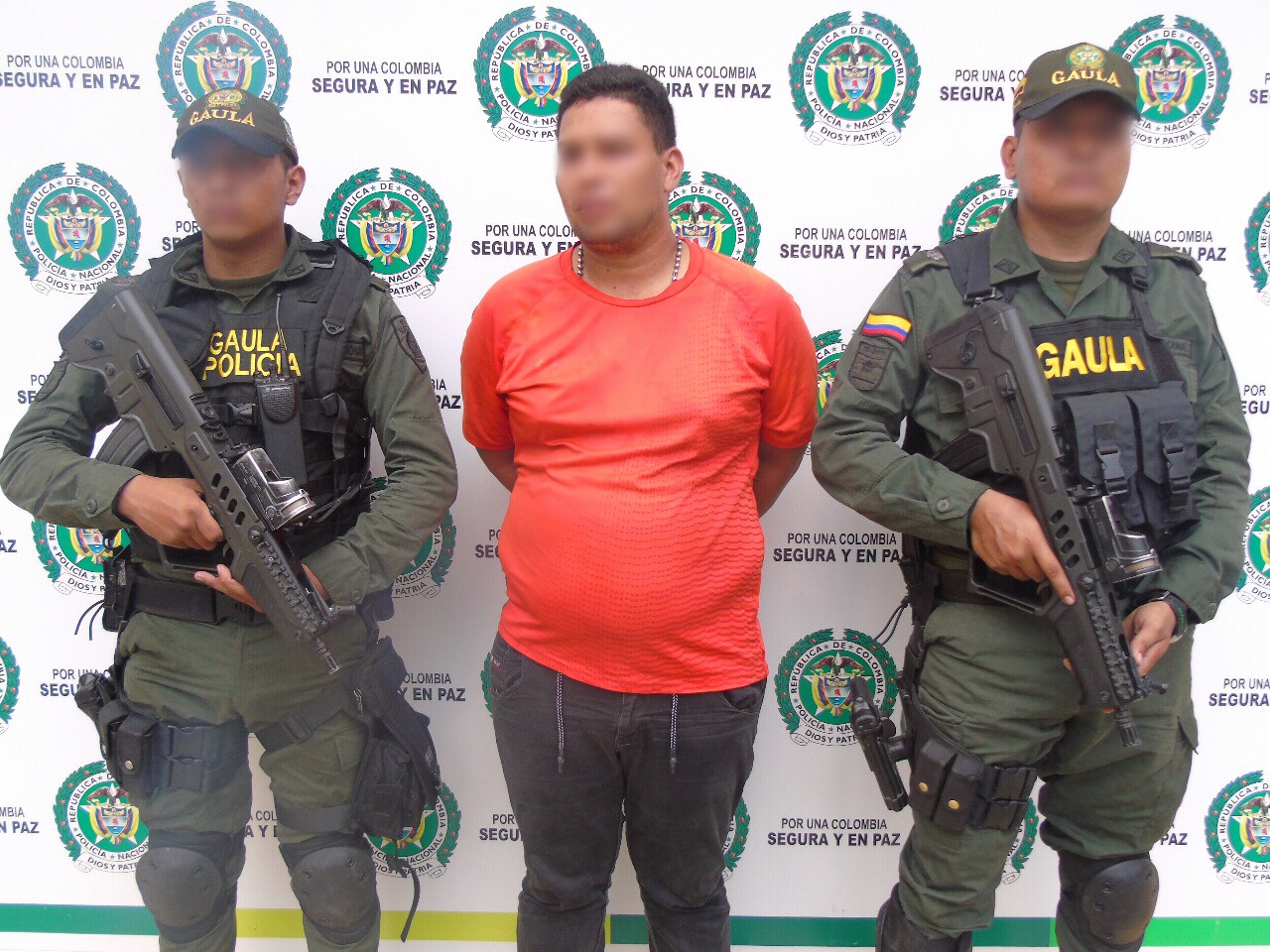 Prevenimos afectaciones a la vida y al patrimonio económico     capturado-recibiendo-2-millones-500-mil-pesos-producto-de-extorsion