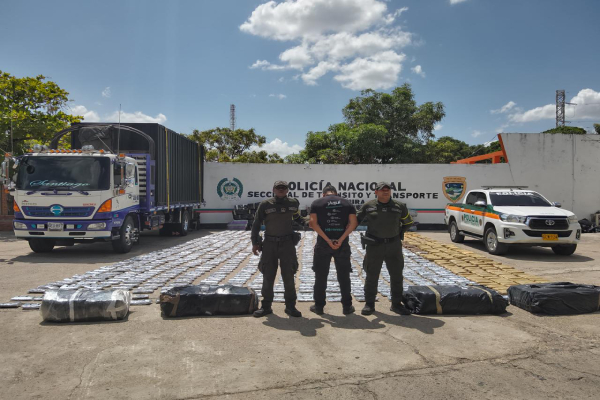 Golpe certero al narcotráfico en vías de la Guajira Golpe certero al narcotráfico en vías de la Guajira