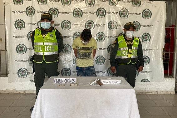 Capturado-portando-armas-de-fuego-en-el-barrio