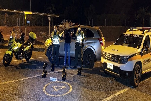 La droga tenía como destino un municipio en el Tolima. Capturado con droga encaletada en un asiento de un vehículo