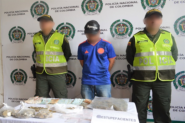 Intentó huir saltando por una ventana  Capturado en allanamiento