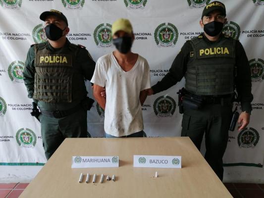 Sorprendido con cigarrillos de marihuana capturado_en_baraya