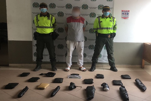 la droga venía encaletada en las partes laterales de un automóvil  Capturado con más de 10 mil gramos de estupefacientes