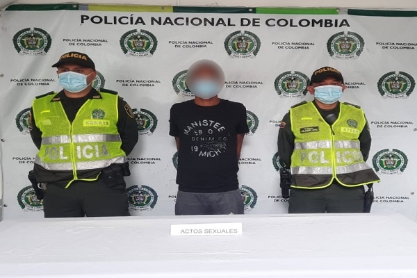 La pronta reacción policial permite su captura  Capturado por actos sexuales con menor de 15 años