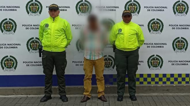 Una policía trabajó en encubierta para capturar a un presunto violador en Cali.  Una policía trabajó en encubierta para capturar a un presunto violador en Cali.