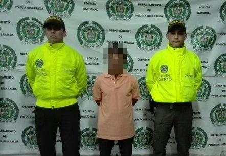 en Marsella policía dio captura a esta persona  capturado por acceso carnal  abusivo  con menor de 14 años