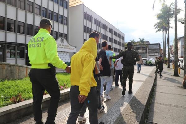 fueron capturados cinco ciudadanos por concierto para delinquir capturados por trafico de estupefacientes en Villamaría