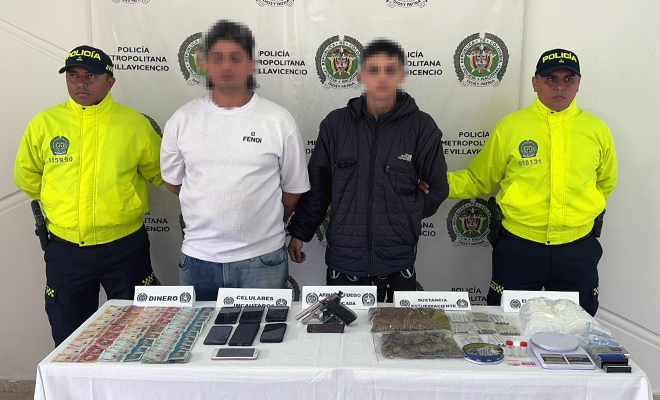 Dos polic&iacute;as y dos Capturados por tr&aacute;fico de estupefacientes