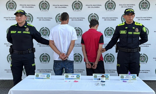 dos polic&iacute;as y dos capturados por tr&aacute;fico de estupefacientes