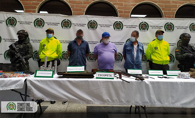 Capturados en Medellín en poder de material bélico
