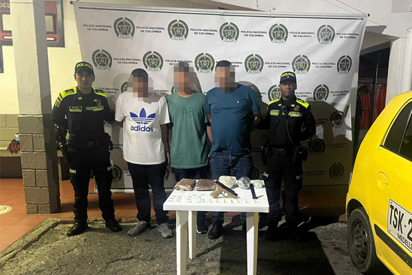 Capturamos a 3 personas en la comuna 5 Castilla por porte ilegal de armas de fuego