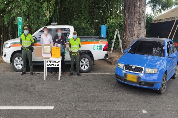 Capturados los responsable  900 gramos de clorhidrato de cocaina en tapas de caja de cartón