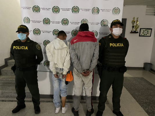 Capturamos en flagrancia dos hombres conocidos como “Sebastián” y “Michael” por el delito de hurto