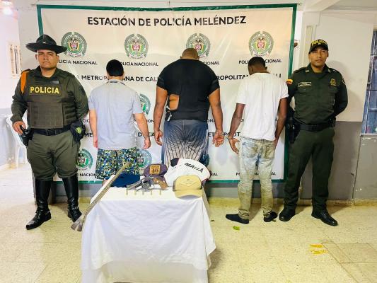 Capturados por hurto  Capturados por hurto