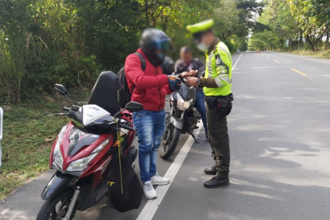 Con documentos falsos  fueron capturados dos hombres por la seccional de tránsito y transporte 
