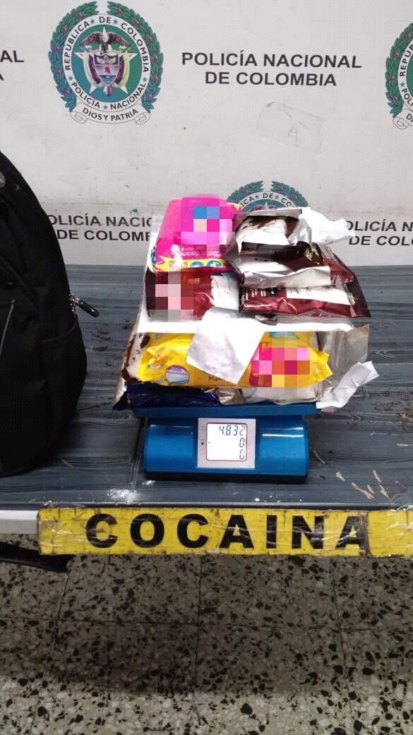 Capturamos-a-un-actor-de-reparto-y-un-productor-de-música-urbana-con-cocaína-en-el-Aeropuerto-el-Dorado  Capturamos-a-un-actor-de-reparto-y-un-productor-de-música-urbana-con-cocaína-en-el-Aeropuerto-el-Dorado