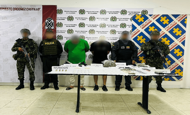 Policía, Ejército y CTI presentan sujetos capturados, frente a ellos elementos incautados armas de fuego y estupefacientes 