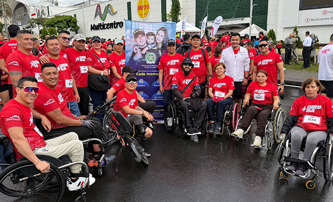 Nuestros h&eacute;roes por vocaci&oacute;n en la carrera roja
