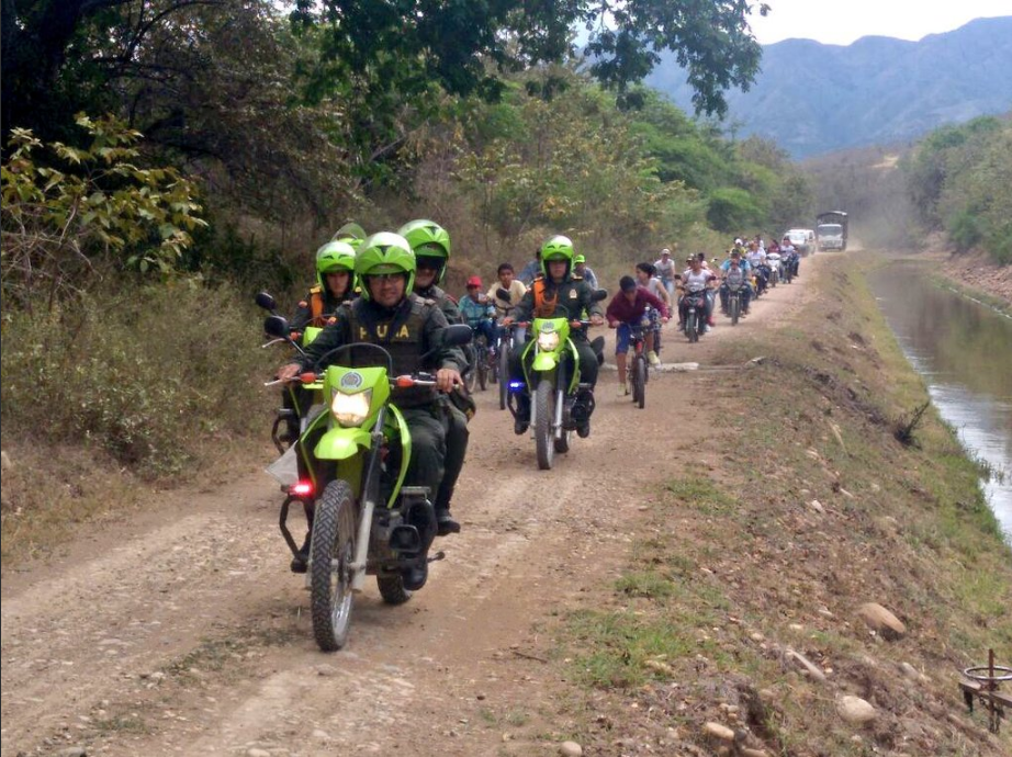 en bicicletas llegamos hasta el lugar del concurso ciclo_ruta_para_llegar_al_sitio_del_evento