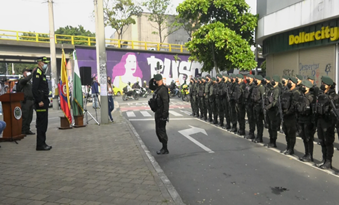 Formación grupo de Policías formados en el Valle de Aburrá