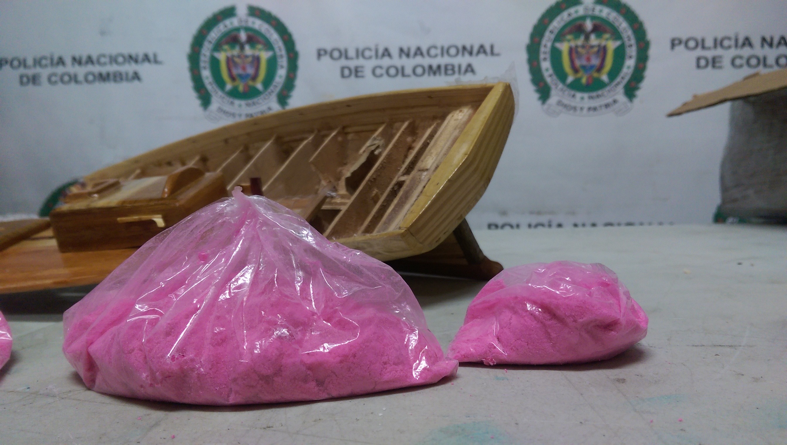 Incautada-tucibi-(2cb)-o-la-llamada-cocaína-rosada-en-las bodegas-de-carga-del-aeropuerto-internacional-el-dorado Incautada-tucibi-(2cb)-o-la-llamada-cocaína-rosada-en-las bodegas-de-carga-del-aeropuerto-internacional-el-dorado