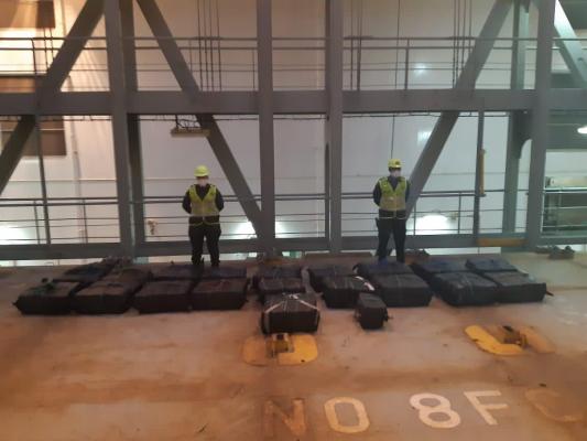 Policía Nacional incautó cerca de una tonelada de cocaína en Puerto de Buenaventura Policía Nacional incautó cerca de una tonelada de cocaína en Puerto de Buenaventura