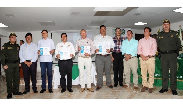 mi municipio un territorio libre de expendio comandante_de_region_2_gobernador_del_huila_alcaldes_director_regional_de_fiscalias_comandante_huila