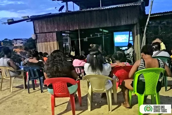 Con cine al parque promovemos la sana convivencia en los niños y niñas de Quibdó Con cine al parque promovemos la sana convivencia en los niños y niñas de Quibdó