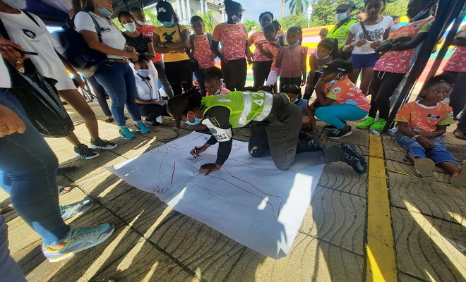 Con el grupo de protección a la infancia, defensoría del pueblo y alcaldía de Quibdó celebramos el día de la niña 
