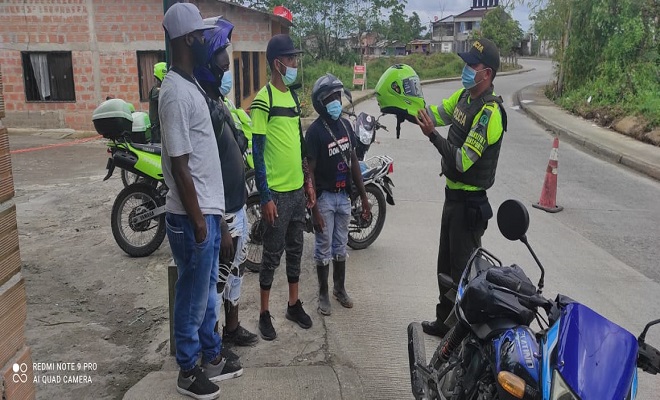 Con nuestra seccional de tránsito y transporte adelantamos campañas pedagógicas  Con nuestra seccional de tránsito y transporte adelantamos campañas pedagógicas