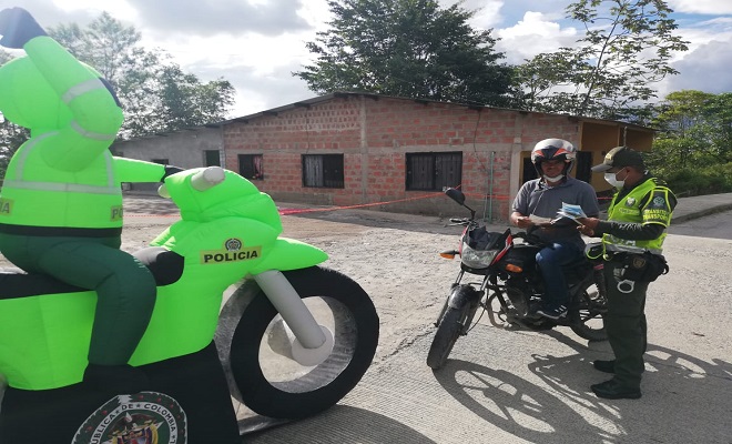 Con nuestra seccional de tránsito y transporte adelantamos campañas pedagógicas  Con nuestra seccional de tránsito y transporte adelantamos campañas pedagógicas