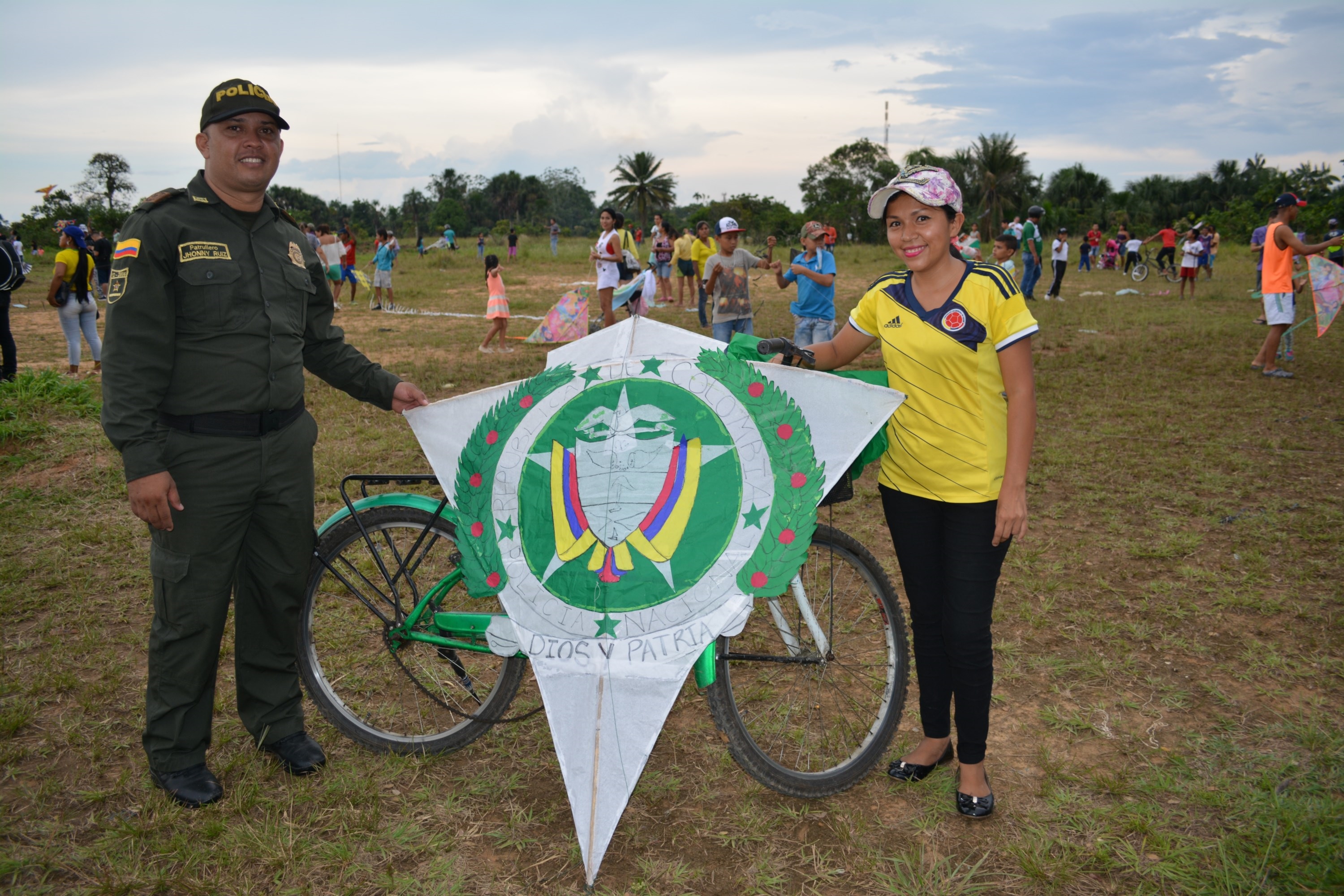 Sector comercio de Leticia apoyó el festival de cometas organizado por la policía nacional 