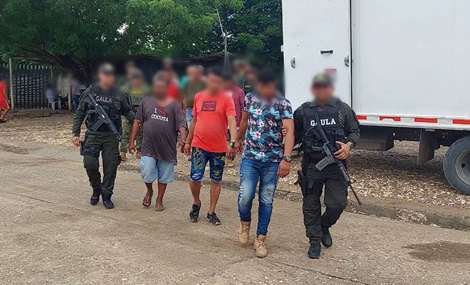 Conduciendo a los capturados Conduciendo a los capturados