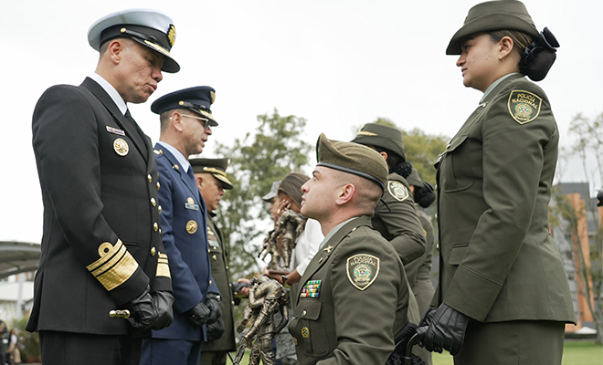 Reconocimiento a personal de las fuerzas militares heridos y caídos en combate