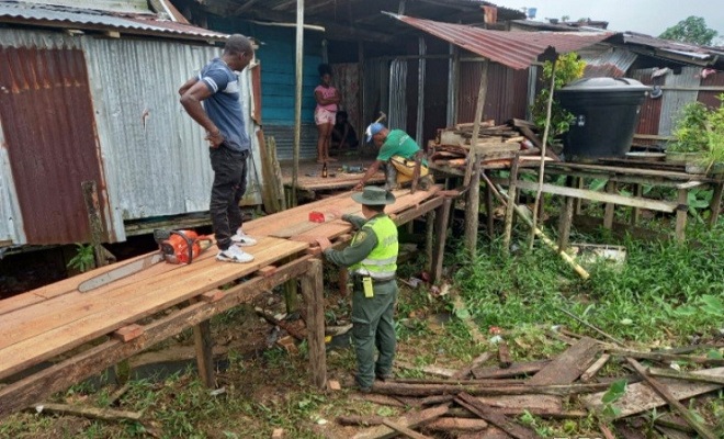 Construimos puente peatonal de madera para la comunidad del barrio horizonte parte baja. Construimos puente peatonal de madera para la comunidad del barrio horizonte parte baja.
