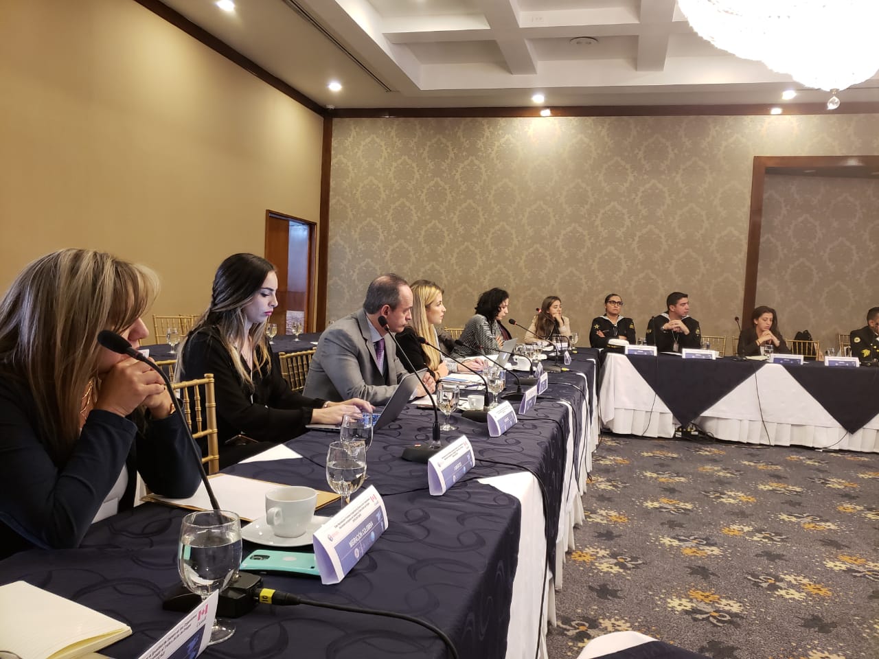 Construyendo-país  Construyendo-país