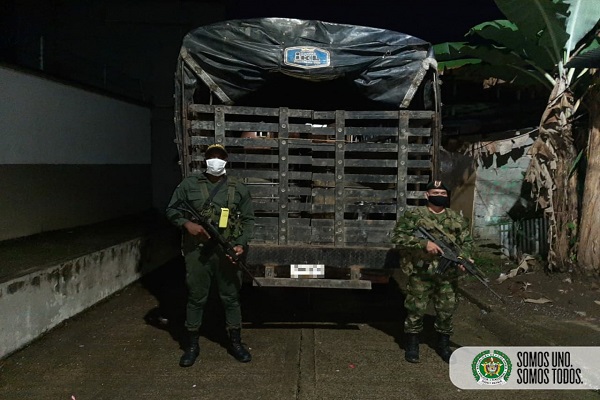 Continuamos arremetida contra el transporte ilegal de hidrocarburos en el Chocó Continuamos-arremetida-contra-el-transporte-ilegal-de-hidrocarburos-en-el-Chocó