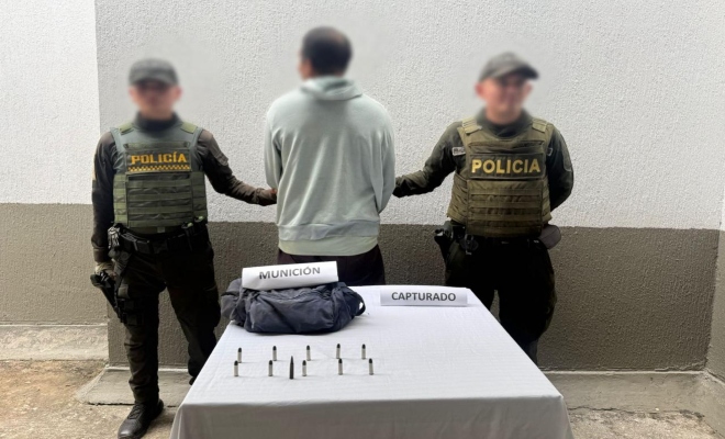 La Policía Nacional incautó cartuchos de diferentes calibres durante un operativo de registro y control en el sector, dejando al implicado a disposición de la Fiscalía.