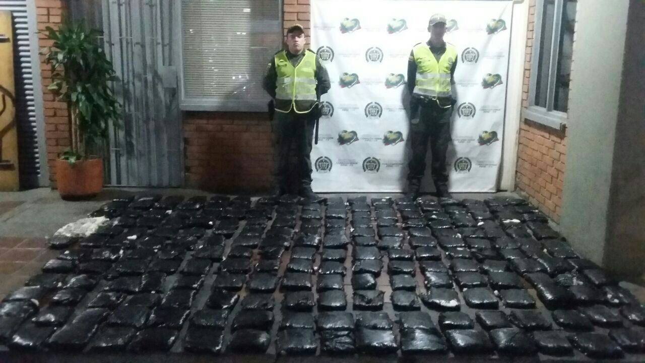 Constantes controles de Policía en terminal de Cali evitan tráfico de estupefacientes Los estopines tenían como destino el departamento del Cauca