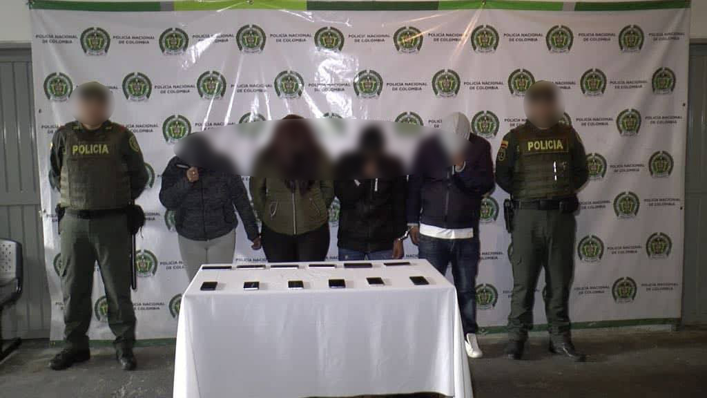 Desarticulada banda dedicada al hurto de celulares una docena de equipos móviles de alta gama fueron recuperados