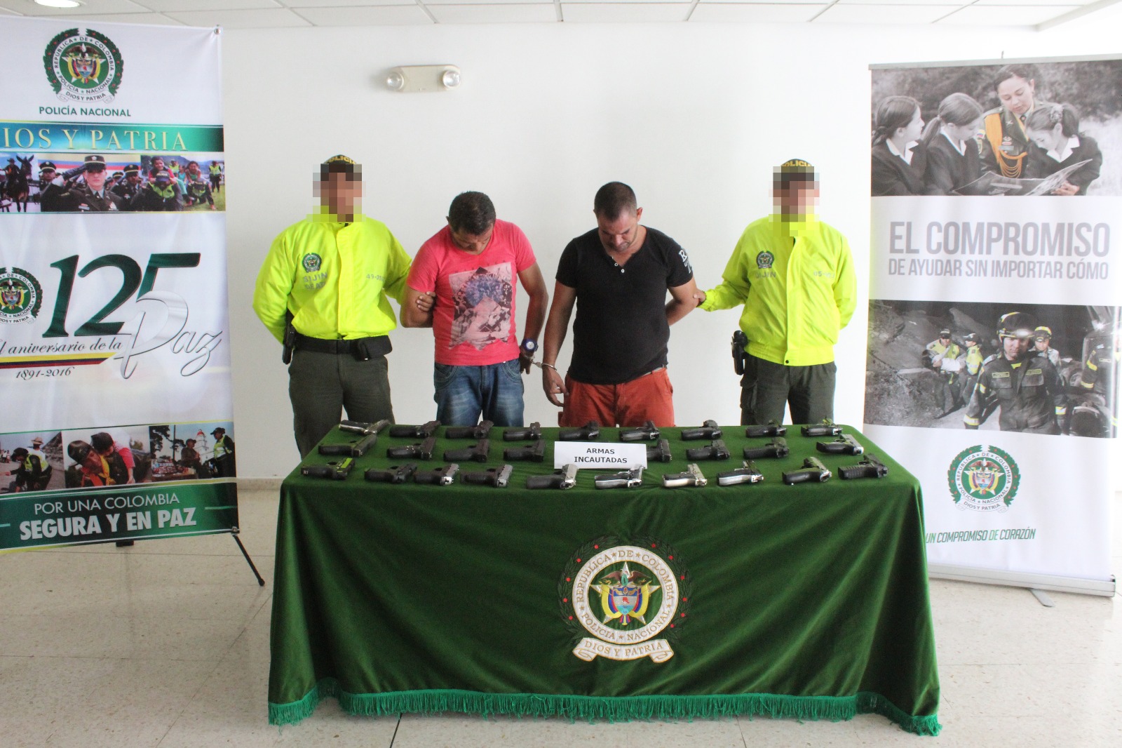 28 armas incautadas y dos capturados. Desmantelada red que vendía armas a grupos delincuenciales