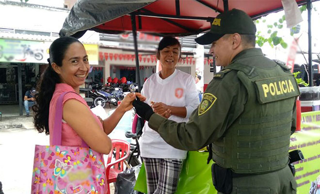 En-el Meta-nuestros-policías-realizan-homenajes-en-el-‘Día-Internacional-de-la Mujer’